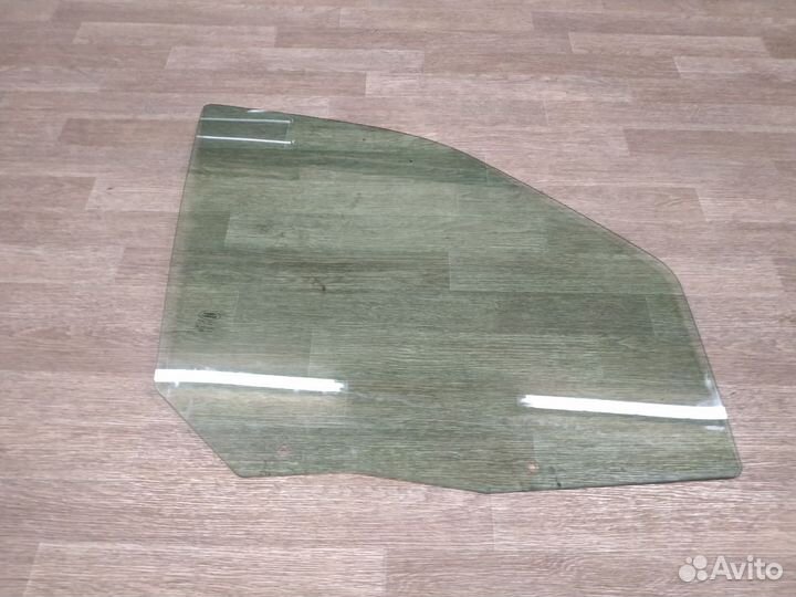 Стекло двери передн правой Land Rover Freelander 2