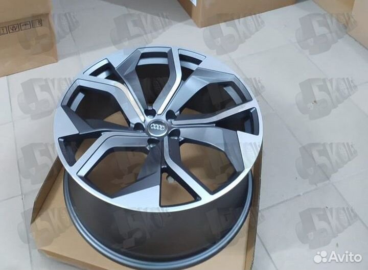 Литые диски на Audi Q5 Q7 Q8 R22