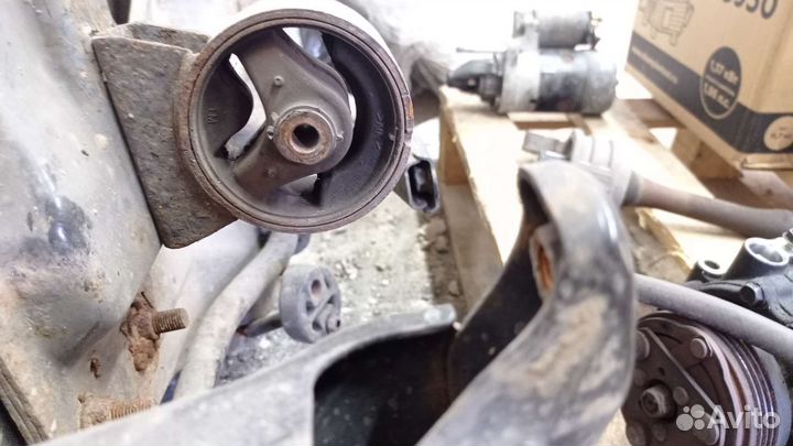 Подушка двигателя Suzuki SX4