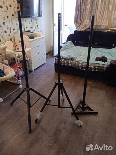 Стойки под акустику