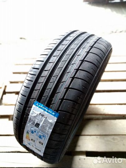 Triangle TH201 235/45 R17