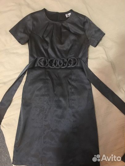 Платье строгое