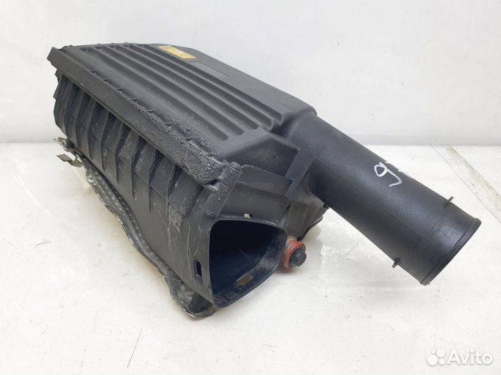 Корпус воздушного фильтра Mercedes-Benz C W205 2.0