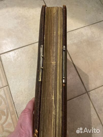 Старинный альбом для фотографий