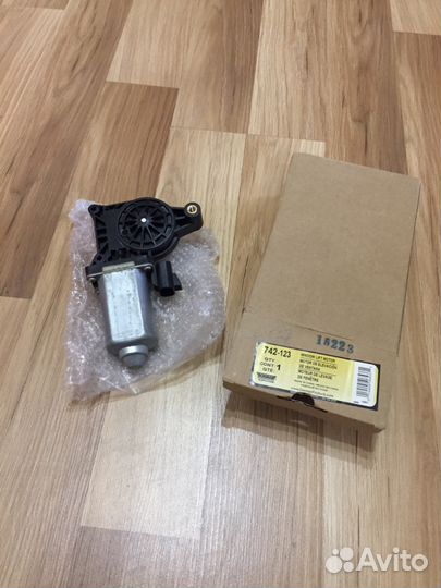 Мотор стеклоподъемника Тахо 840