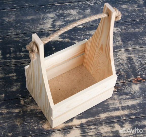 Кашпо деревянное с ручкой. Новое