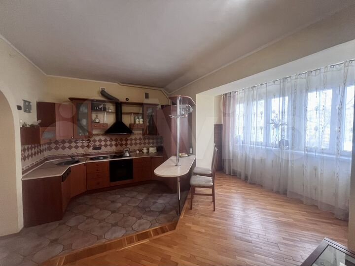 4-к. квартира, 175 м², 5/5 эт.