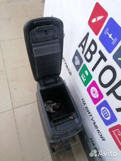 Подлокотник (консоль) Mazda Mazda6 GG