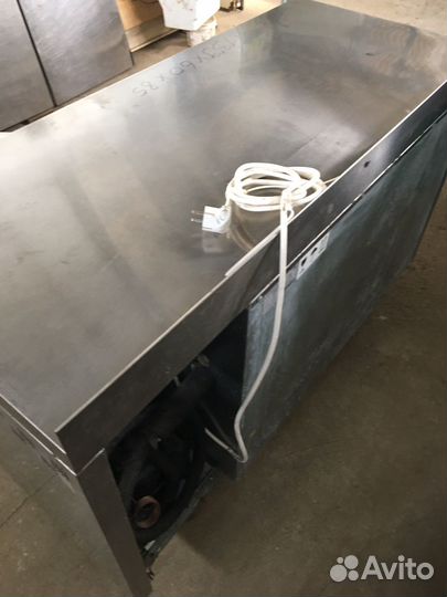 Холодильный стол