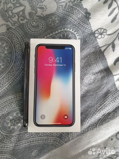 iPhone X, 64 ГБ