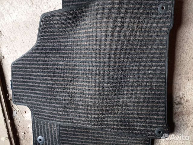 Автомобильные коврики резиновые универсальные