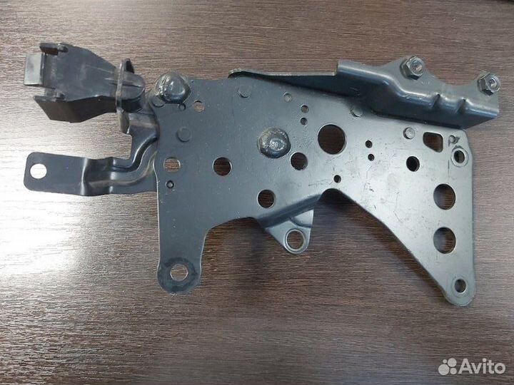 Кронштейн задний левый Bmw X5 E53 3.0D M57 2003