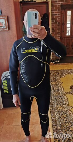 Гидрокостюм