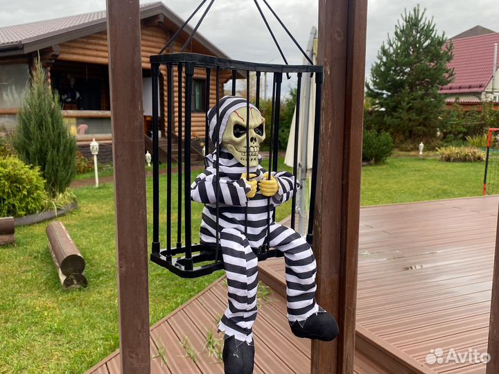 Игрушка интерактивная скелетик