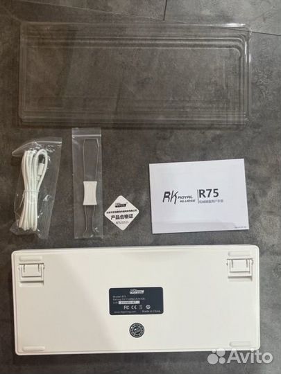 Механическая клавиатура Royal Kludge R75