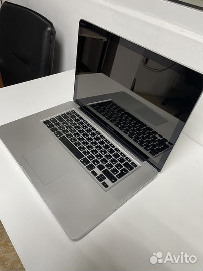 Macbook pro 15, i7/8/256