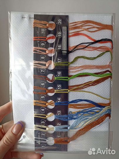 Вышивка 'Девочка с мишкой'