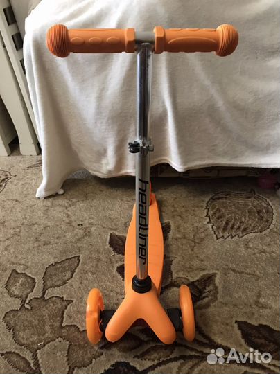 Самокат трехколесный