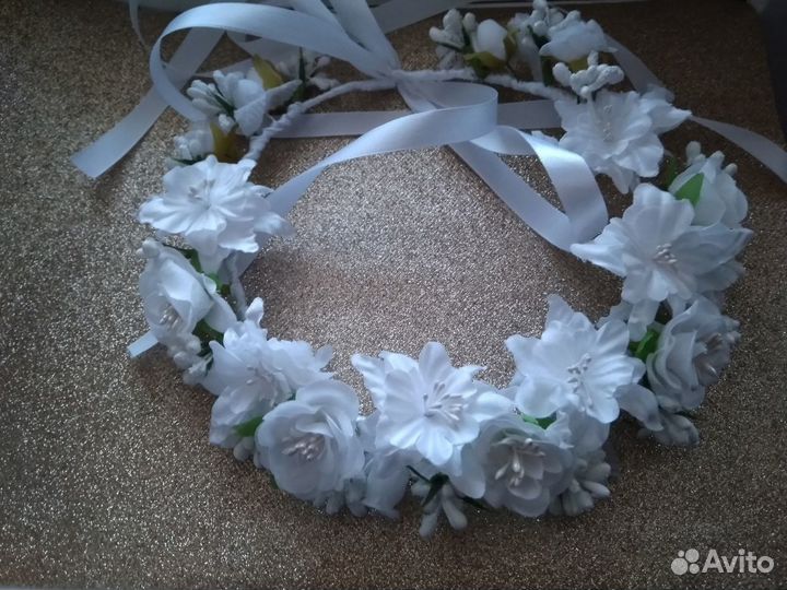 Венок, ободок на голову из цветов