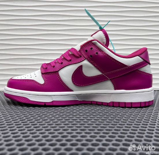 Nike SB Dunk Low Фуксия