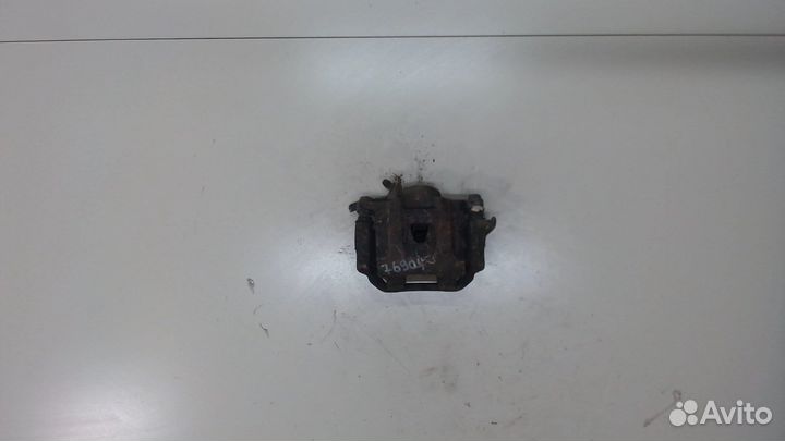 Суппорт Toyota Previa (Estima), 2001