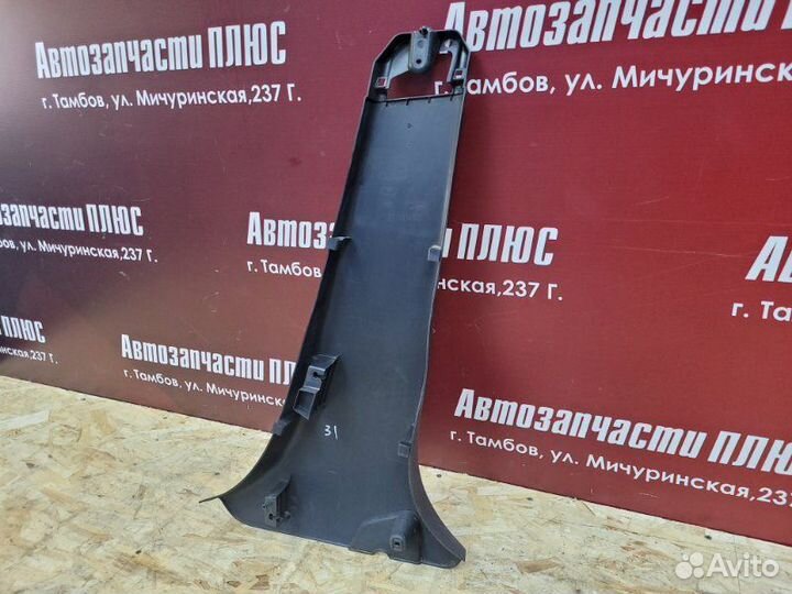 Обшивка средней стойки левая Renault Logan