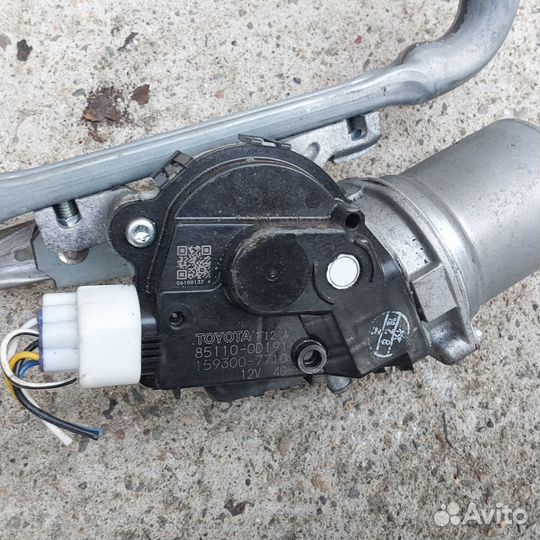 Toyota Yaris 3 трапеция стеклоочистителя P13