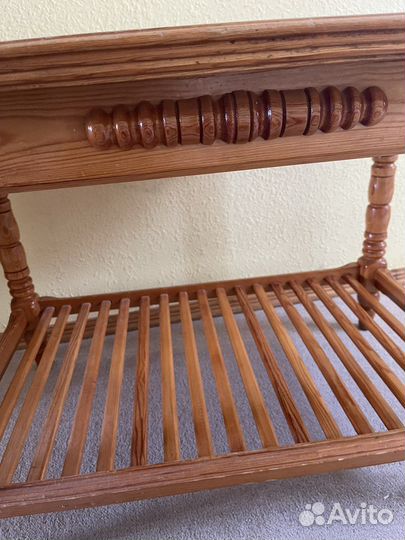 Деревянный стол