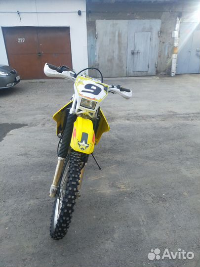 Мотоцикл DRZ400s