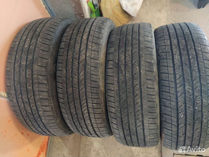 Bridgestone Dueler H/T 843 215/60 R17