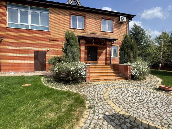 Дом 285 м² на участке 19 сот.