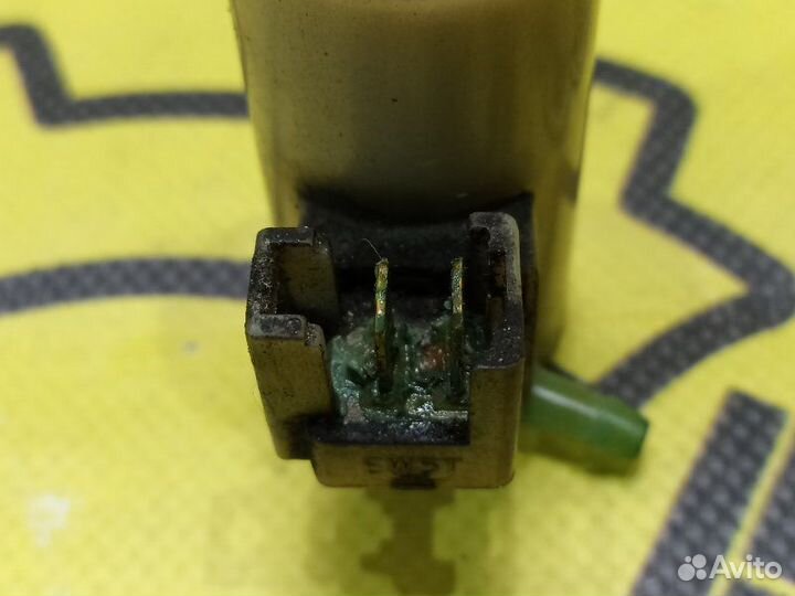 Насос омывателя Subaru Forester SG5 EJ205 2004