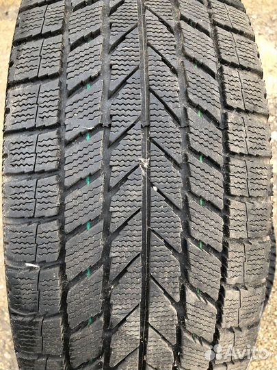 Toyo Observe Garit KX 215/50 R17