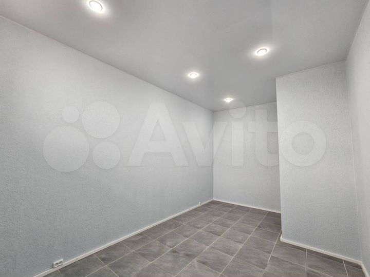 Офис по красной линии, 15.7 м²