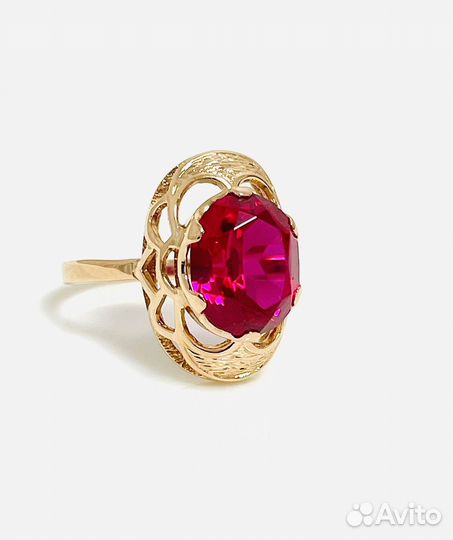 Золотое кольцо с корундом 583 проба