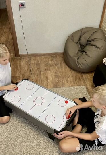 Напольная/настольная игра «Аэрохоккей»
