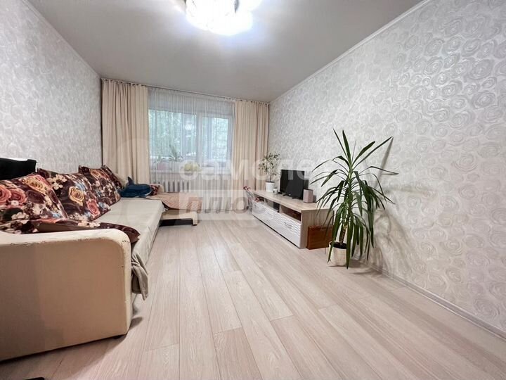 2-к. квартира, 54 м², 1/5 эт.