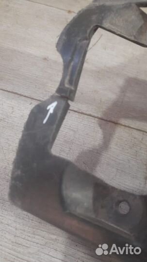 Кронштейн бампера передний левый Mercedes C 216 C