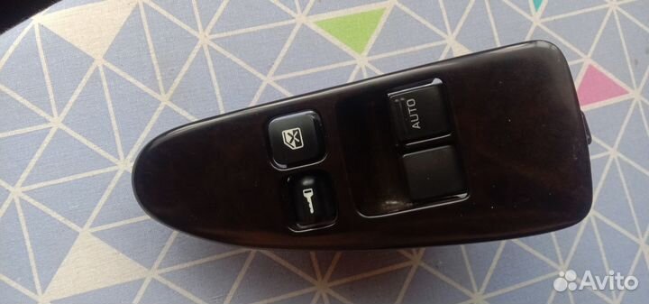 Кнопка стеклоподъемника Ниссан largo