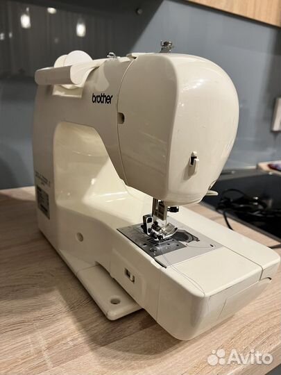 Швейная машинка Brother NV20