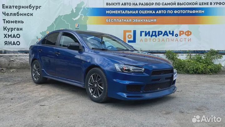 Стекло двери задней левой Mitsubishi Lancer X (CY)