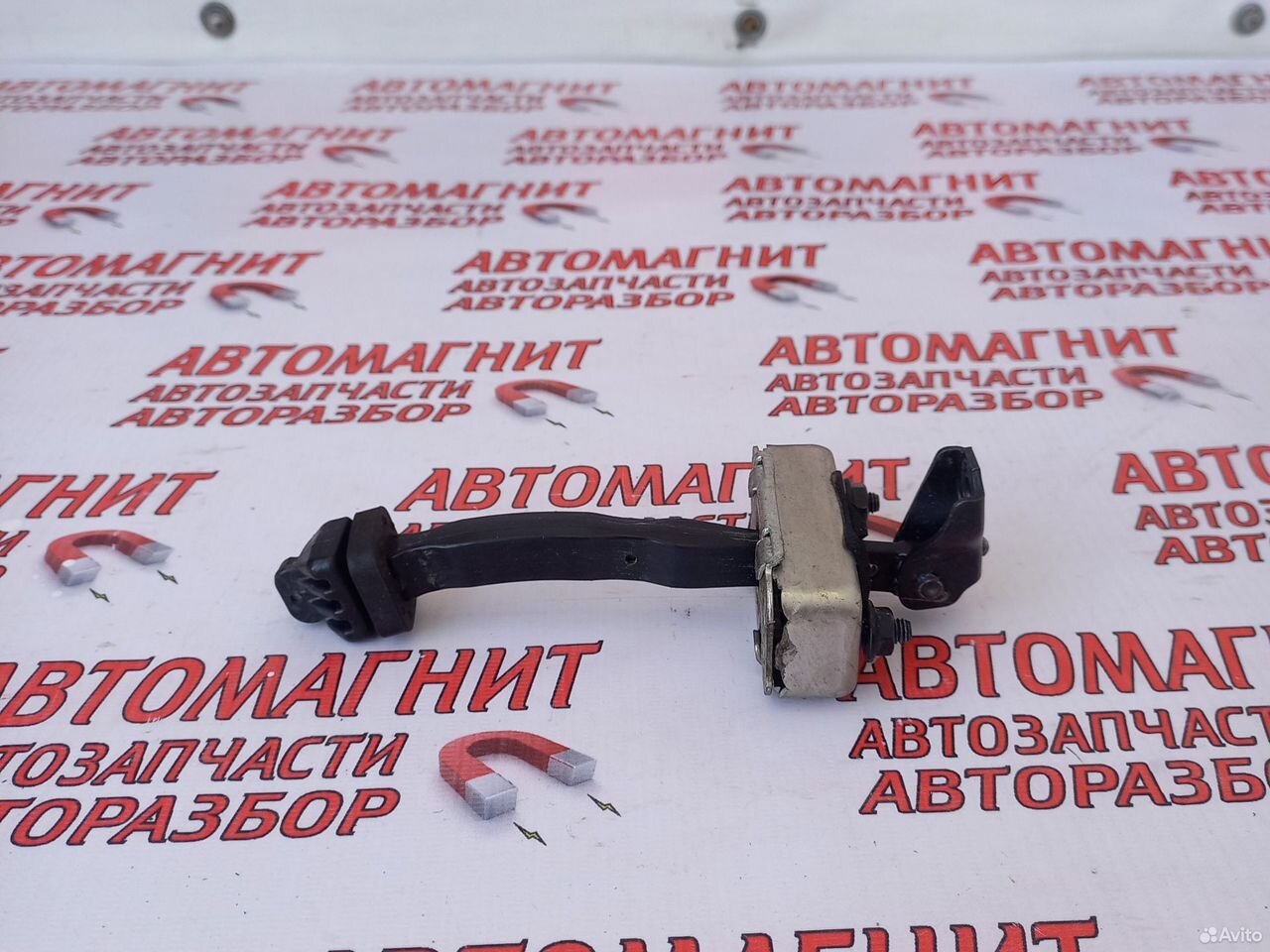 Ограничитель двери задней левой Джили Кулрей SX11