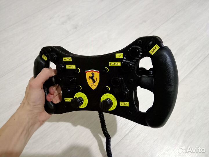 Руль штурвал Logitech Thrustmaster moza Simagic