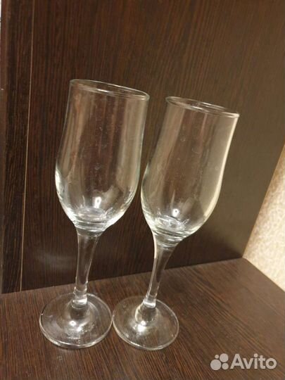 Бокалы под шампанское
