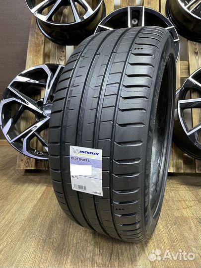 Michelin Pilot Sport 5 245/45 R18 100Y