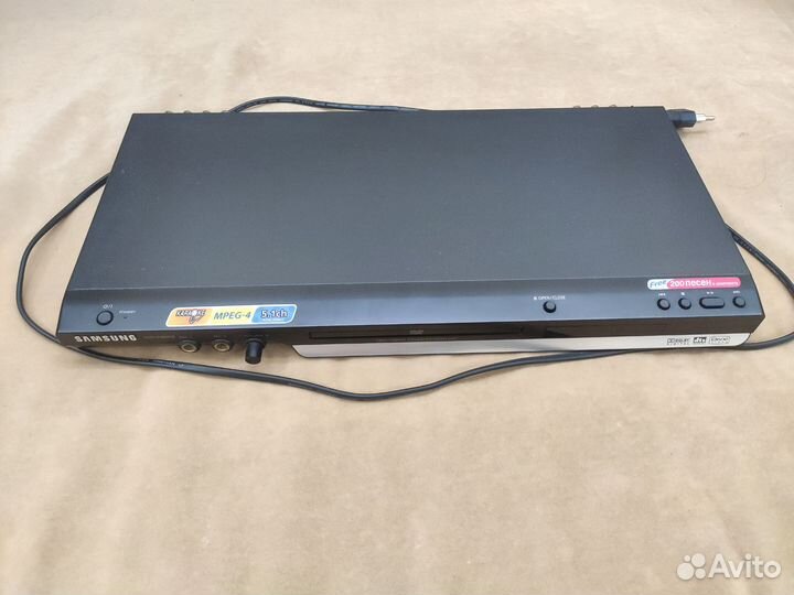 DVD плеер Samsung dvd-p466kd