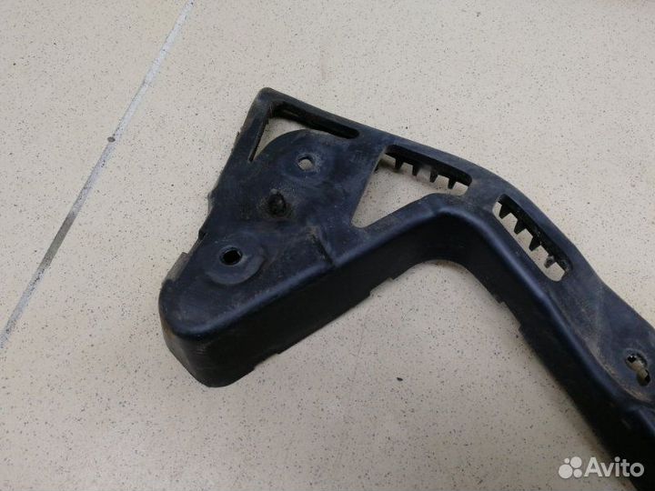 Кронштейн крепления бампера задний правый Ford