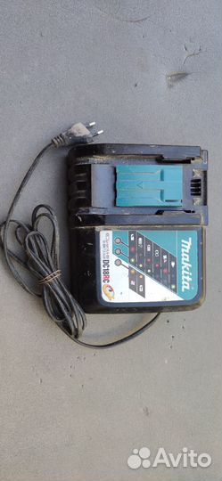 Зарядка для шуруповерта makita