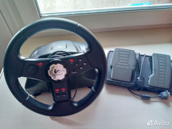 Игровой руль logitech