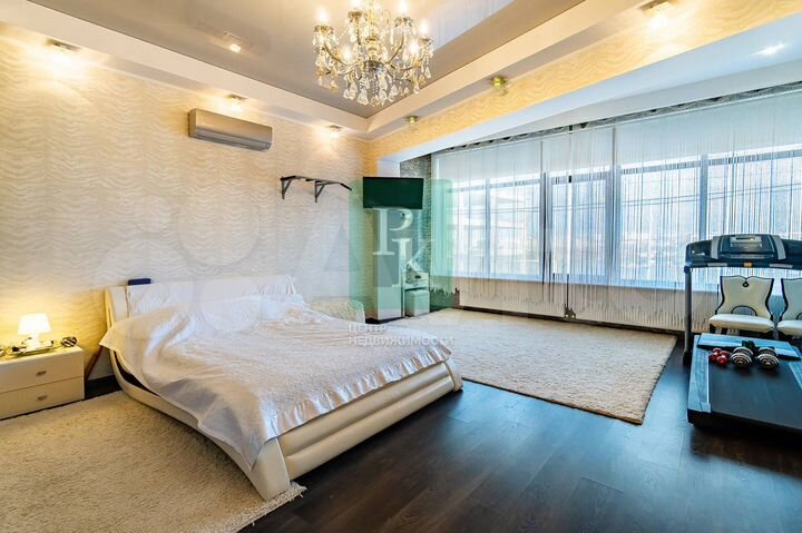 Дом 280 м² на участке 5 сот.